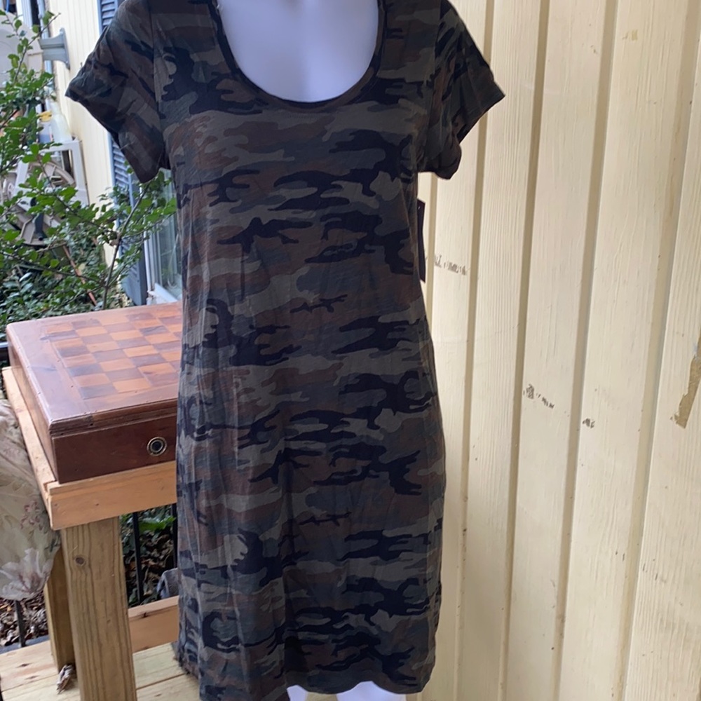 Gia scoop neck camouflage shift dress
